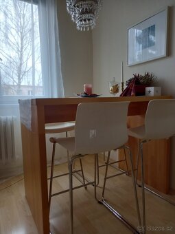 jídelní stůl  a židle - masiv, barový - 2