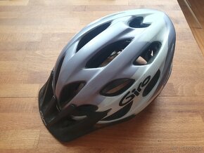 Cyklistická přilba Giro - 2