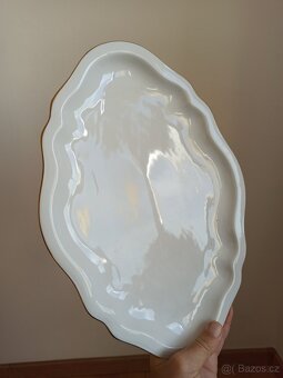 Retro tác Bohemia, Antoinette - 2