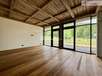 pronájem komerčního prostoru, 45m2 + terasa, Harrachov - 2