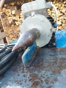 Štipačka na dřevo kuželová - 2