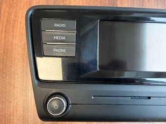 Rádio Swing Octavia 3 - 2