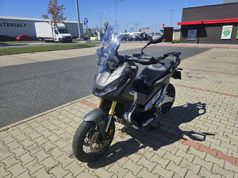Honda X-ADV 750 - nová v ČR, najeto 12,5 tis. km - 2