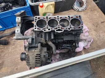 Motor 1.9tdi 77kw BXE díly - 2