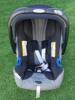 Autosedačka Britax Römer vajíčko - 2