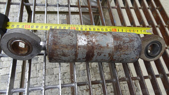 prodám hydraulický píst - 2