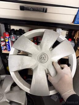 Poklice Toyota 15 - 2