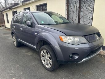 Mitsubishi Outlander,2.4 4x4 7 míst max. výbava - 2