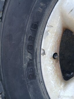 Prodám pneu 265/70 R16 - 2