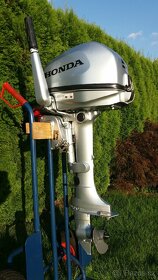SLEVA - LODNÍ MOTOR HONDA BF 5 / 6 HP - 2