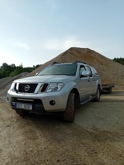 Nissan Navara 3.0 V6 automat - 2