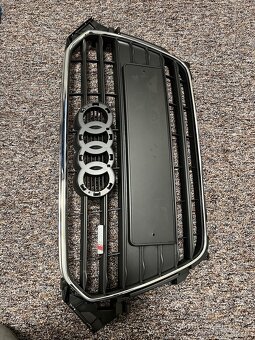 Audi A4 mříž - 2