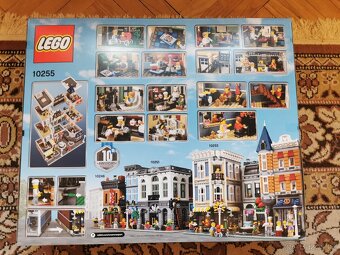 LEGO Creator Expert 10255 Shromáždění na náměstí - 2