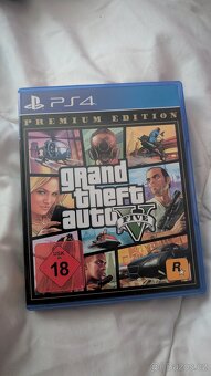 PS4 slim.2x ovladač.GTA V - 2