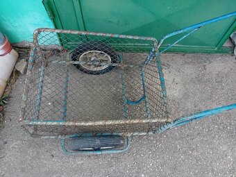 Ruční dvoukolový vozík s kovovým košem - 2