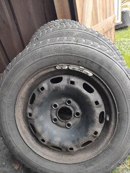 Pneu 165/70 r14 - 2