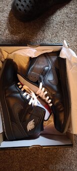 AIR JORDAN 1 MID SE - 2