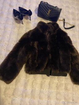 Kozisek umely hnedy kratky kozich zip 38 damske - 2