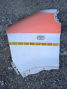 Prodám pření blatníky Renault Master r.v. 03 -13 - 2