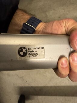 Střešní nosič BMW 3 E92, příčníky - 2