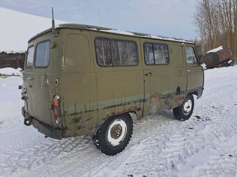 UAZ 452 - 2