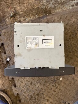 Prodam autoradio originál octavia 2 - 2