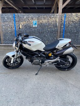 Ducati Monster 696 - 2