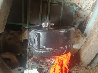 Avia nádrž hydrauliky - 2