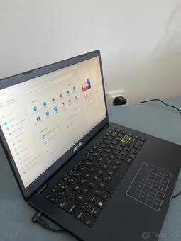 Notebook ASUS – Windows 11, plně funkční - 2
