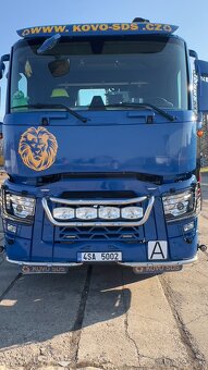 Hákový nosič kontejnerů s hydraulickou rukou Renult C480 - 2