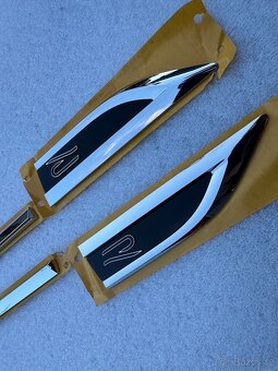 Volkswagen Zadny a bocny emblem R R-line original - 2