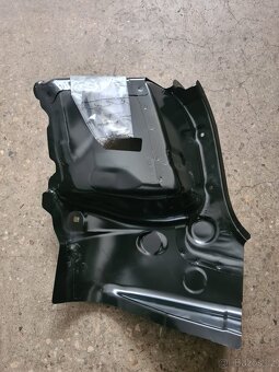Pravý vsazený plech očnice Škoda Octavia 3 III Lift - 2