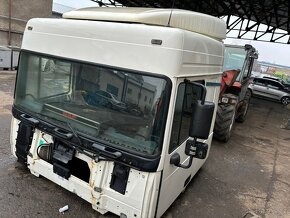 Kabina DAF 95XF bílá se střešním spojlerem - 2