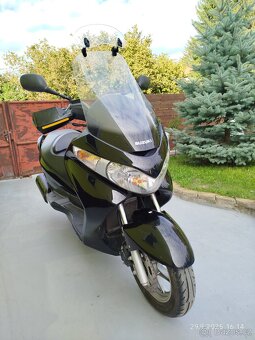 Suzuki Burgman 200 - 2