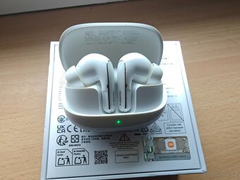Bluetooth sluchátka Xiaomi buds 5 pro bílé top stav - 2