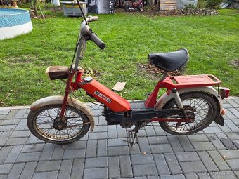 Babetta 207 s kartičkou, červená 11. - 2