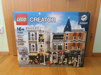 Lego 10255 shromáždění na náměstí - 2