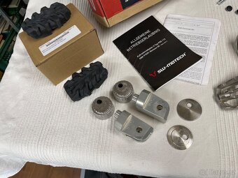 Stupačky SW Motech EVO footrest kit for Triumph - 2