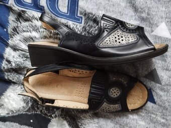 Prodám zánovní damské letni boty vel.42 PC 499,-kč - 2