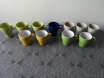 Nové stohovatelné hrnky - různé barvy, 11 ks, 250 ml - 2