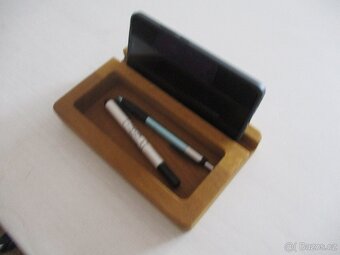 Stojánek na mobil- masiv dub - 2