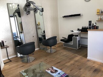 Pronájem kadeřnického křesla Praha 1 - 2