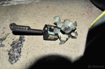 ŠKODA FAVORIT - PŘEPÍNACÍ PÁČKA PRAVÁ, NOVÁ - 2