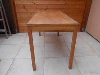 Konferenční stolek. - 2