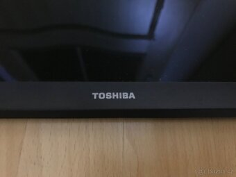 Monitor Toshiba k notebooku - 2