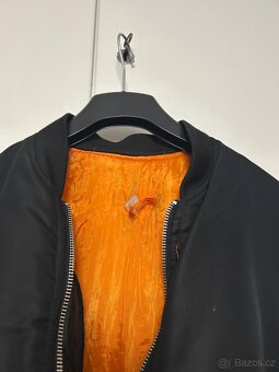 Cerny bomber - 2