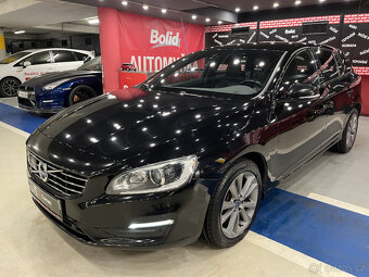 Volvo V60 2.4 D4 AWD 140kW R-Design Momentum 2018 - 2