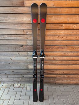 Prémiové švýcarské lyže AK RED, 175cm, 22/23 - 2