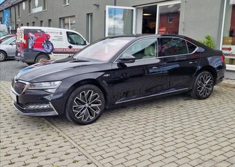 Škoda Superb, 1.4 TSI 160kW iV L&K DSG,1Maj - 2