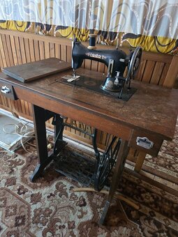retro šicí stroj - 2